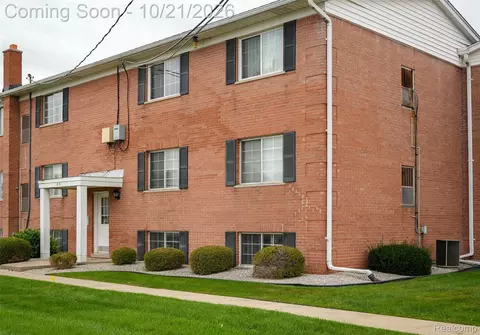 8151 Denwood Dr #RLING, Sterling Heights, MI 48312