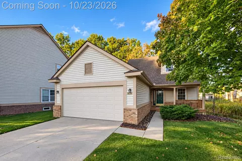 30718 Tanglewood Dr, Novi, MI 48377