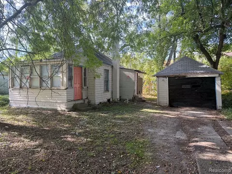 15877 Pierson St, Detroit, MI 48223