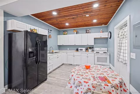 Kitchen - 528 E Broad St, Linden, MI 48451 photo 1 of 2