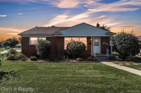 6725 Elizabeth St, Garden City, MI 48135
