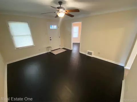 Living - 7515 Coleman St, Dearborn, MI 48126 photo 1 of 4