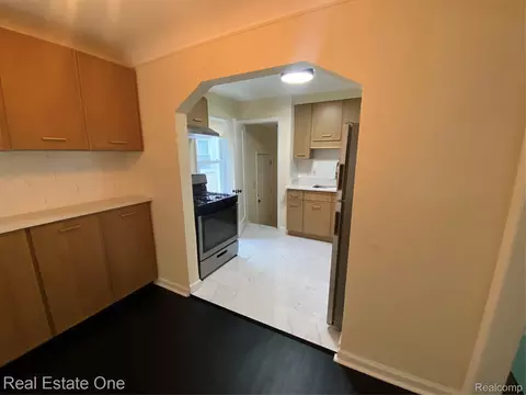 Kitchen - 7515 Coleman St, Dearborn, MI 48126 photo 3 of 5