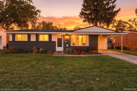 43117 Penny Dr, Sterling Heights, MI 48314