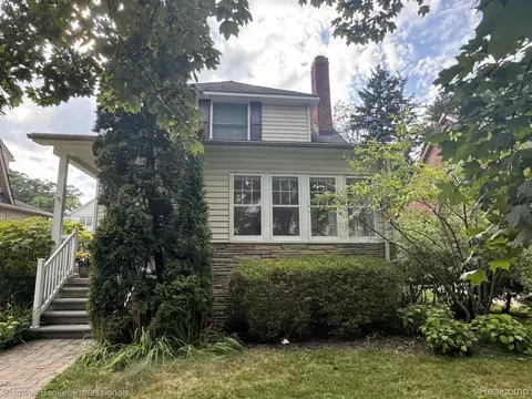 907 Lockwood Rd, Royal Oak, MI 48067