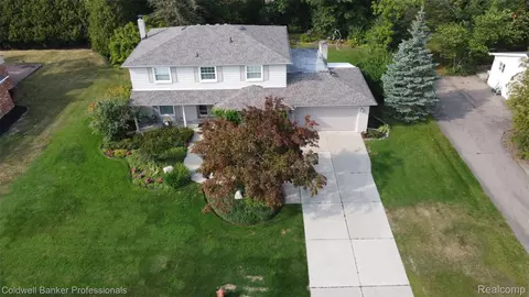 31925 Olde Franklin Dr, Farmington Hills, MI 48334