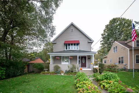 1118 E Alcott St, Kalamazoo, MI 49001
