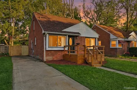 19940 Oakfield St, Detroit, MI 48235