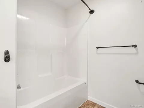 Bath - 520 Cass St, Monroe, MI 48161 photo 1 of 2