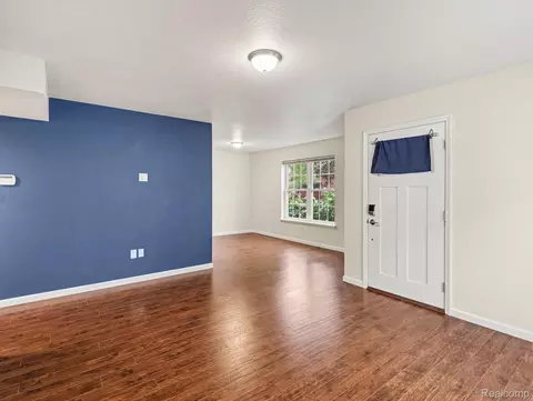 Living - 520 Cass St, Monroe, MI 48161 photo 2 of 4