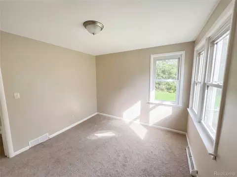 Bedroom - 510 Gregory Pl, Leoni, MI 49202 photo 3 of 4