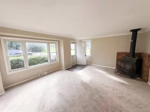 Living - 510 Gregory Pl, Leoni, MI 49202 photo 1 of 3