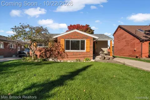 22461 Revere St, Saint Clair Shores, MI 48080