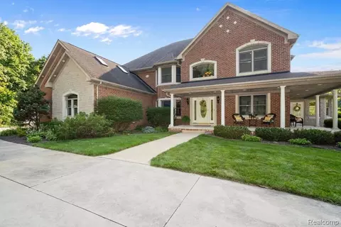 5557 Cobble Ln, Webster, MI 48130