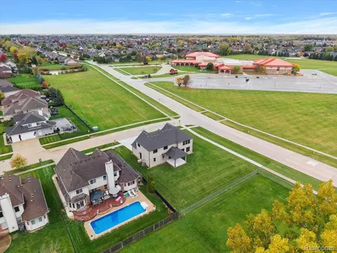 View/Area - 49928 Jean Dr, Macomb, MI 48044 photo 4 of 6