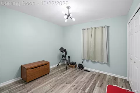 Bedroom - 816 Meadow Dr, Davison, MI 48423 photo 6 of 6