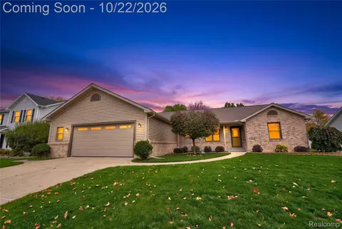 Exterior - 816 Meadow Dr, Davison, MI 48423 photo 2 of 2