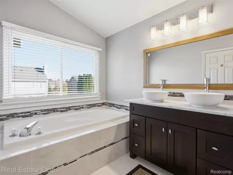 Bath - 5606 Adderstone Dr, Independence, MI 48346 photo 1 of 5