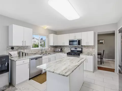 Kitchen - 5606 Adderstone Dr, Independence, MI 48346 photo 1 of 6