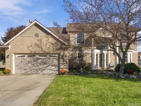 Exterior - 5606 Adderstone Dr, Independence, MI 48346 photo 2 of 9
