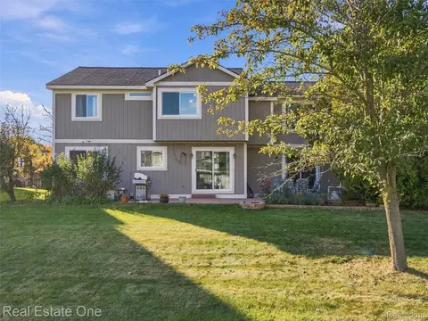 Exterior - 5606 Adderstone Dr, Independence, MI 48346 photo 6 of 9
