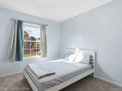 Bedroom - 5606 Adderstone Dr, Independence, MI 48346 photo 2 of 5