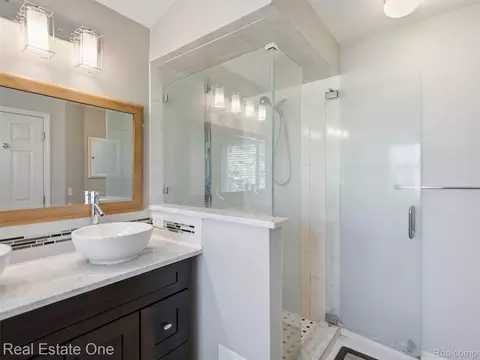 Bath - 5606 Adderstone Dr, Independence, MI 48346 photo 2 of 5