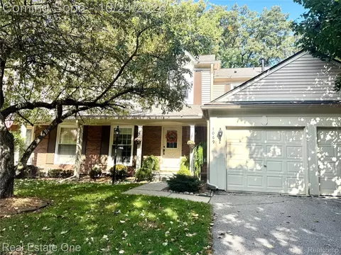 1069 Paint Creek Ln #ROCHER, Rochester Hills, MI 48306