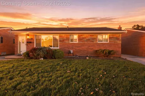 1734 Chaucer Ave, Madison Heights, MI 48071