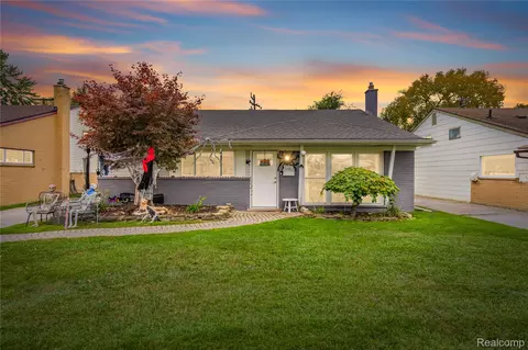 8347 Perrin Ave, Westland, MI 48185