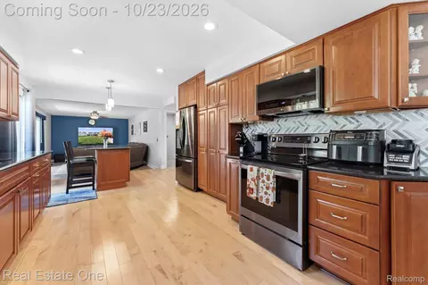 Kitchen - 6734 Robison Ln, Pittsfield, MI 48176 photo 2 of 3