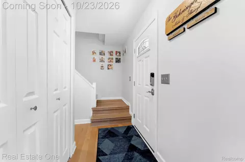 Entry Way - 6734 Robison Ln, Pittsfield, MI 48176 photo 1 of 2