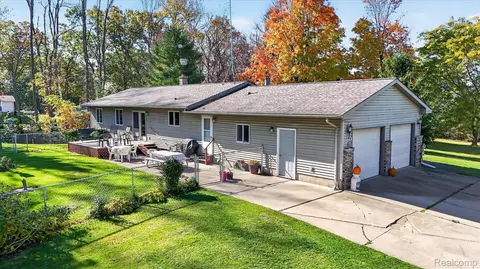 Exterior - 3876 Harmon Rd, Duplain, MI 48879 photo 18 of 24