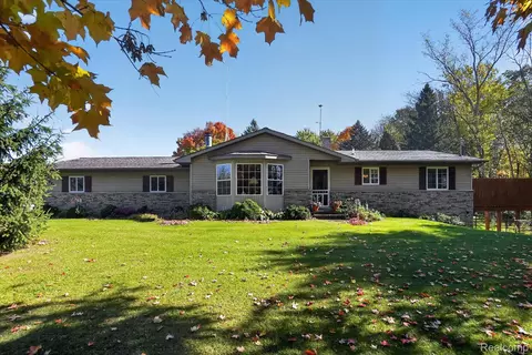 Exterior - 3876 Harmon Rd, Duplain, MI 48879 photo 3 of 24