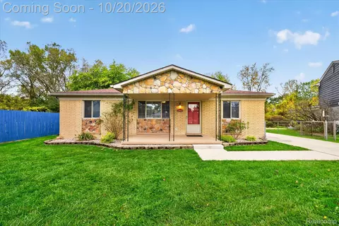 26402 Willow Cv, Woodhaven, MI 48183