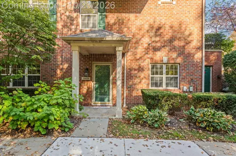 39688 Rockcrest Ln, Northville, MI 48168