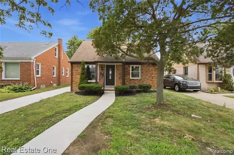 6953 N Vernon St, Dearborn Heights, MI 48127