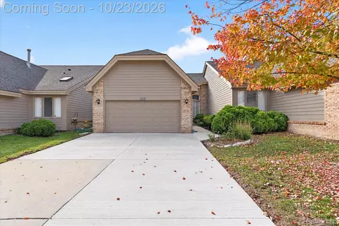30255 N Meadowridge, Farmington Hills, MI 48334