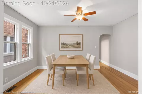Dining - 910 Beaconsfield Ave, Grosse Pointe Park, MI 48230 photo 2 of 2