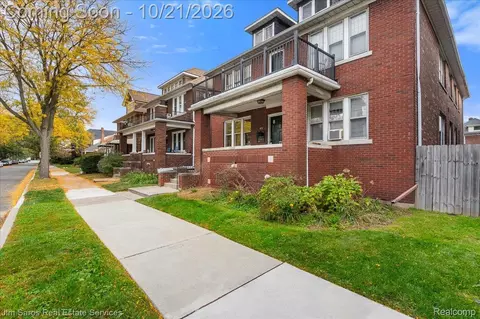 Exterior - 910 Beaconsfield Ave, Grosse Pointe Park, MI 48230 photo 2 of 4