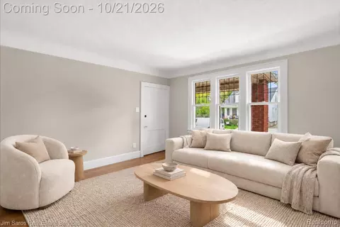 Living - 910 Beaconsfield Ave, Grosse Pointe Park, MI 48230 photo 1 of 2
