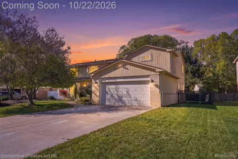 37741 Hollyhead Dr, Farmington Hills, MI 48331