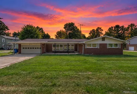208 N Washington St, Manchester, MI 48158