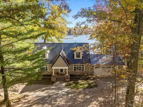 506 Mclachlan Pt, Evart, MI 49631