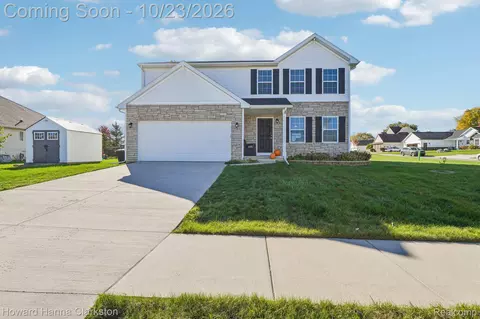 2885 Berkshire St, Lapeer, MI 48446