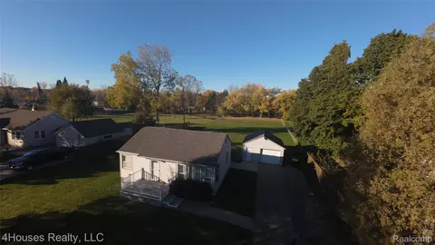 435 E Walton Blvd, Pontiac, MI 48340
