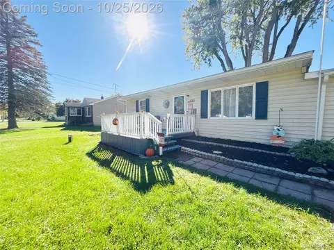 Exterior - 4099 Independence Dr, Flint, MI 48506 photo 2 of 7