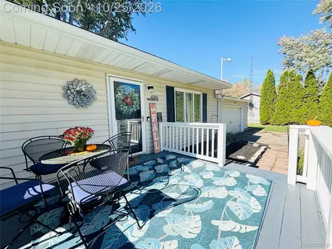 Exterior - 4099 Independence Dr, Flint, MI 48506 photo 4 of 7