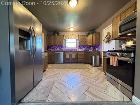 Kitchen - 4099 Independence Dr, Flint, MI 48506 photo 3 of 3