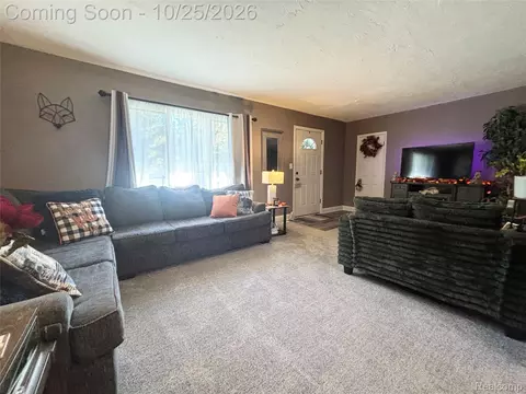 Living - 4099 Independence Dr, Flint, MI 48506 photo 1 of 1